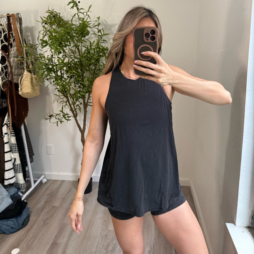 Lululemon flowy open back tank black size 4
